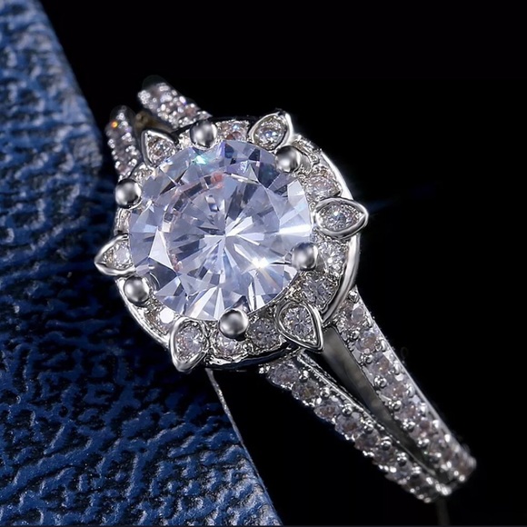 NWT Wht Sapphire Sterling Wedding/Engagement Ring - Picture 5 of 7